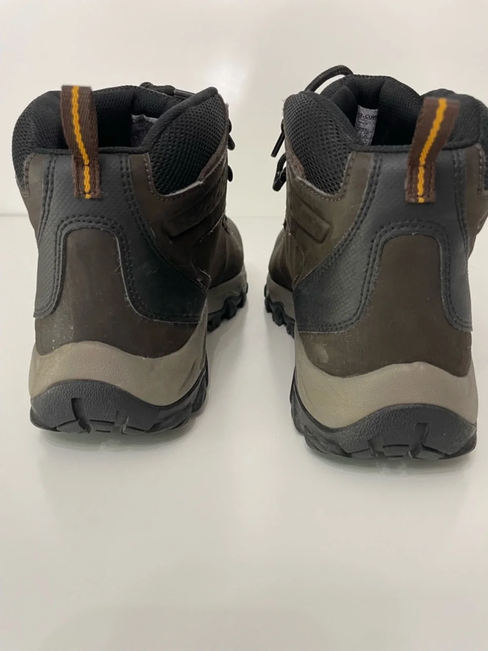 Columbia Men's Gorpcore Newton Ridge Waterproof Trail Hiking Boots, size 13